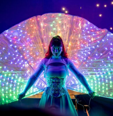 led páva karakter 700 pixellel